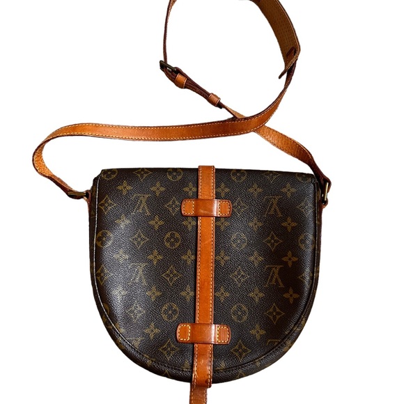 Louis Vuitton Chantilly Crossbody Bag - Picture 2 of 16